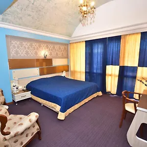 Hotel Chao, Batoemi